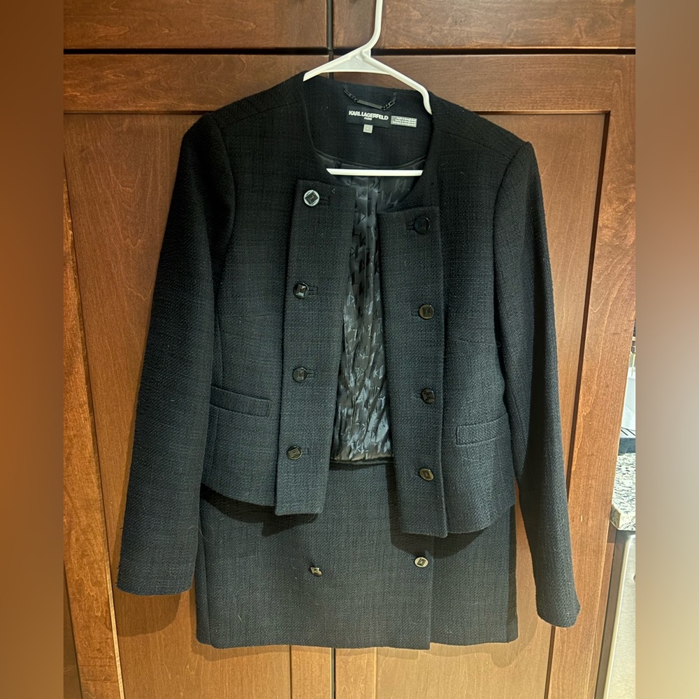Karl Lagerfeld Black Textured Cropped Blazer and Skirt